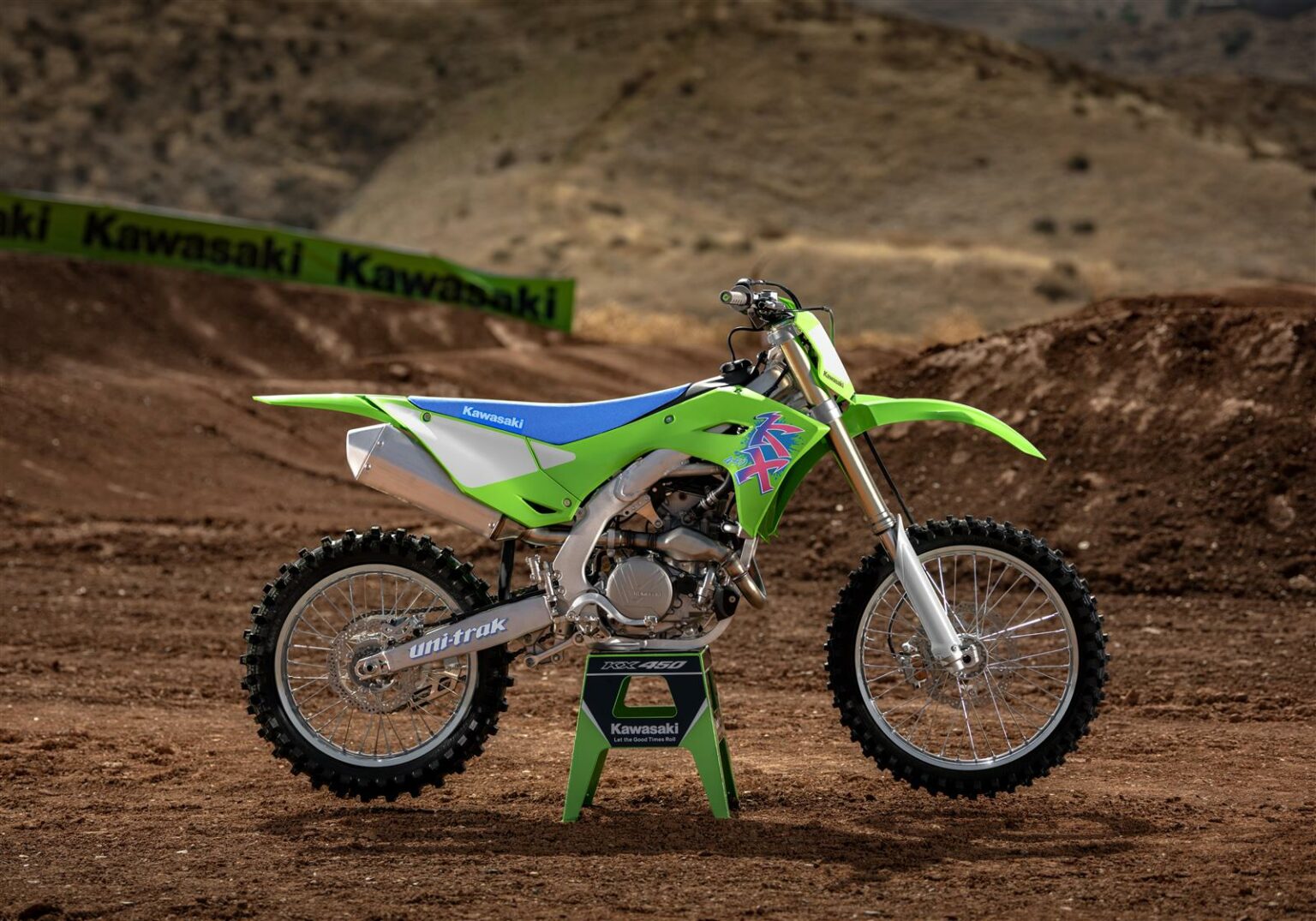 Kawasaki KX450 50th Anniversary Edition mit Retro-Grafiken